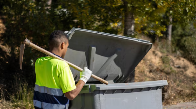 Large-Scale Waste Collection Solutions for Skip Services in Qatar