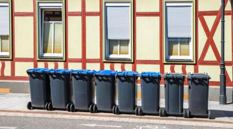 Commercial Garbage Bins in Qatar: Waste Solutions for Offices, Malls & Hotels